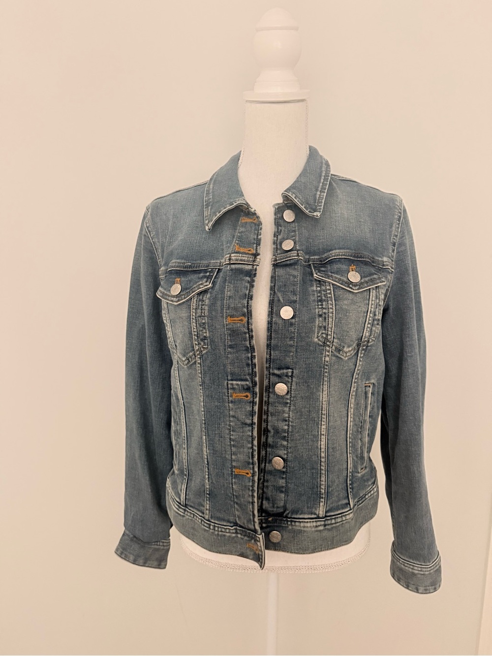 EUC - Classic JCrew Women's Denim Jacket - Blue